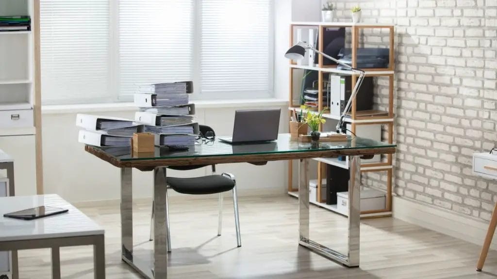 Vastu For Home Office [Office Desk Arrangement Tips]