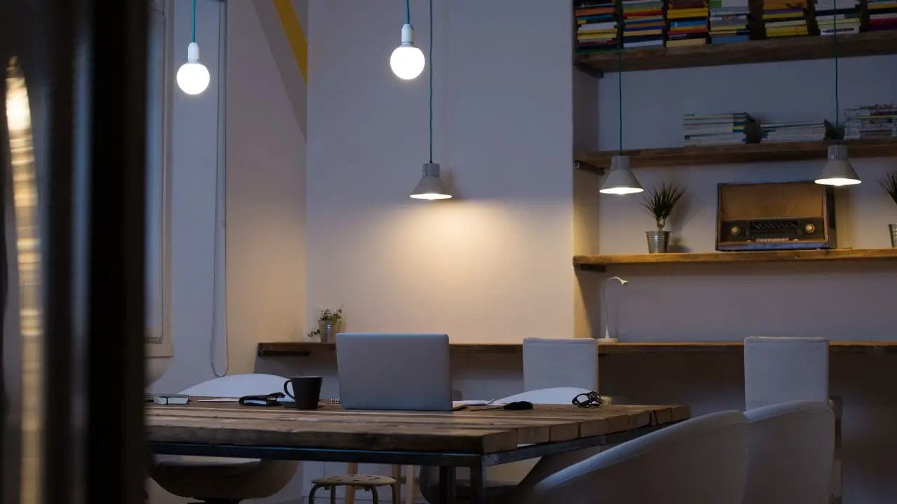 Are Daylight Bulbs Good For Home Office?