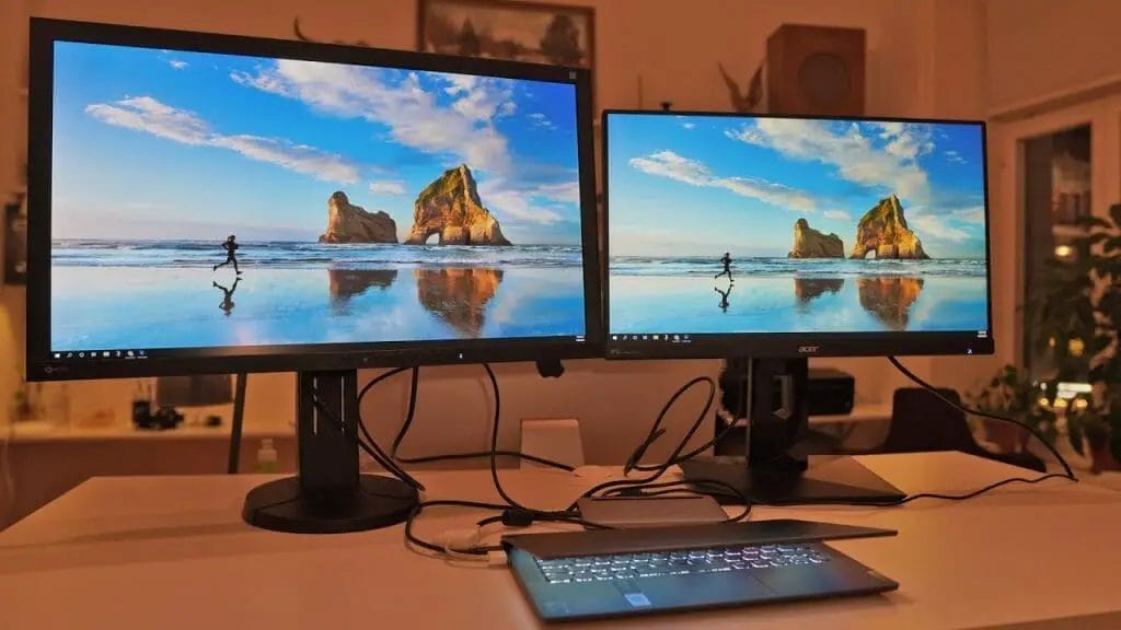 Should You Get The Same Monitor For Dual Monitors?